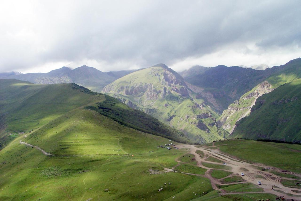 Guest House Sunset Kazbegi Εξωτερικό φωτογραφία